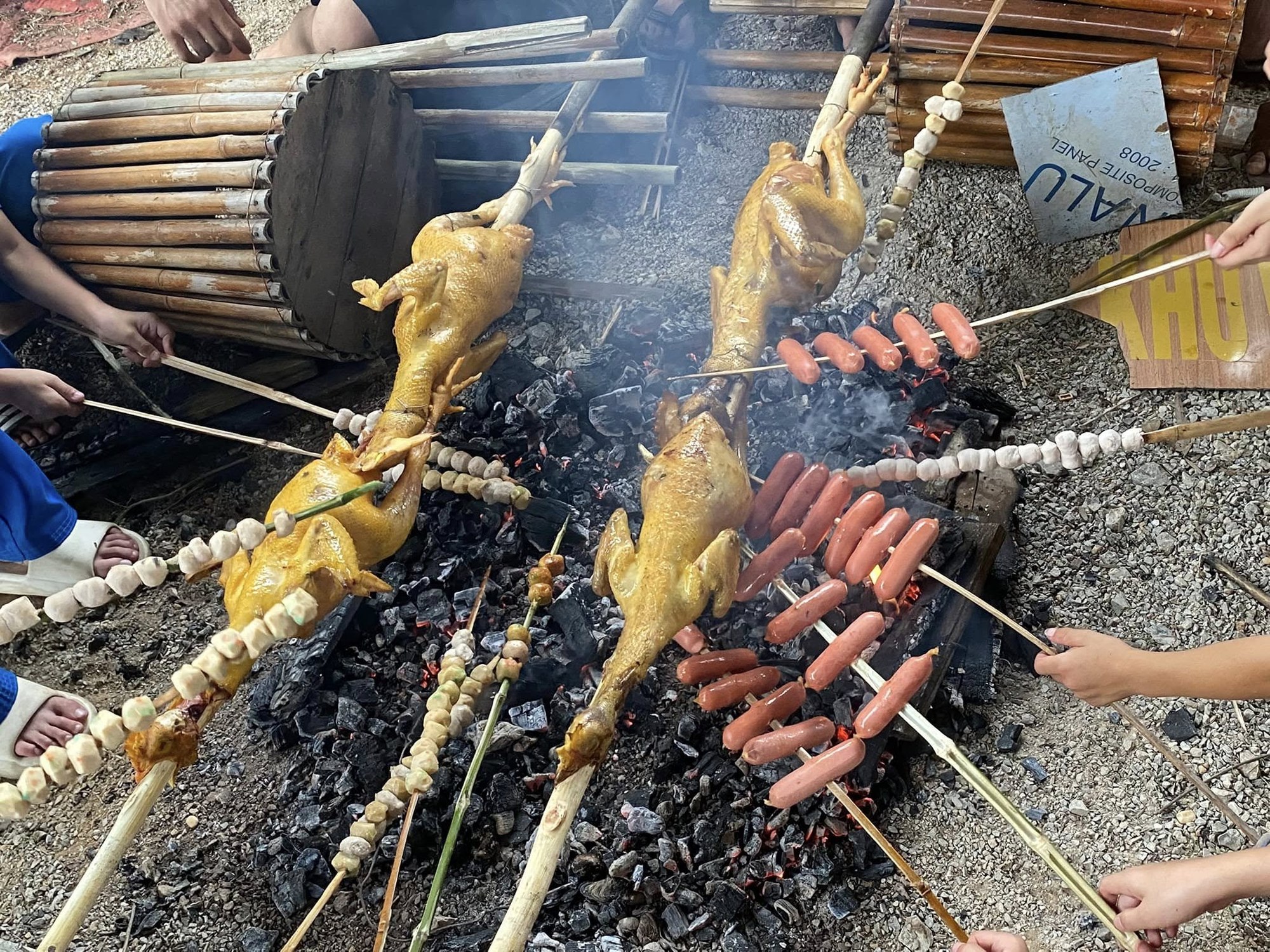Sinh hoạt nhóm tối