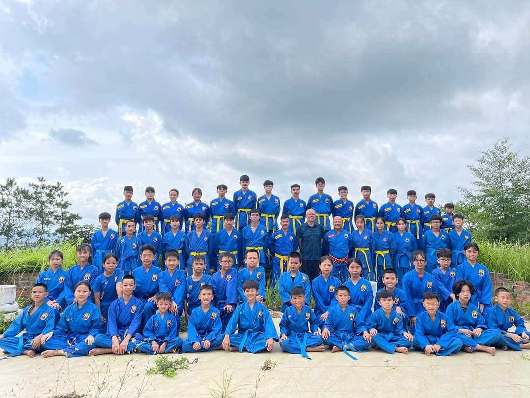 Đội hình lớp nội trú BBK