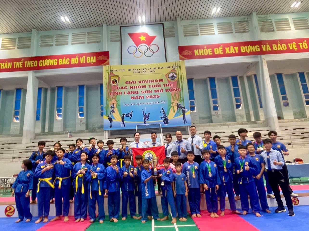 Đá vòng cầu