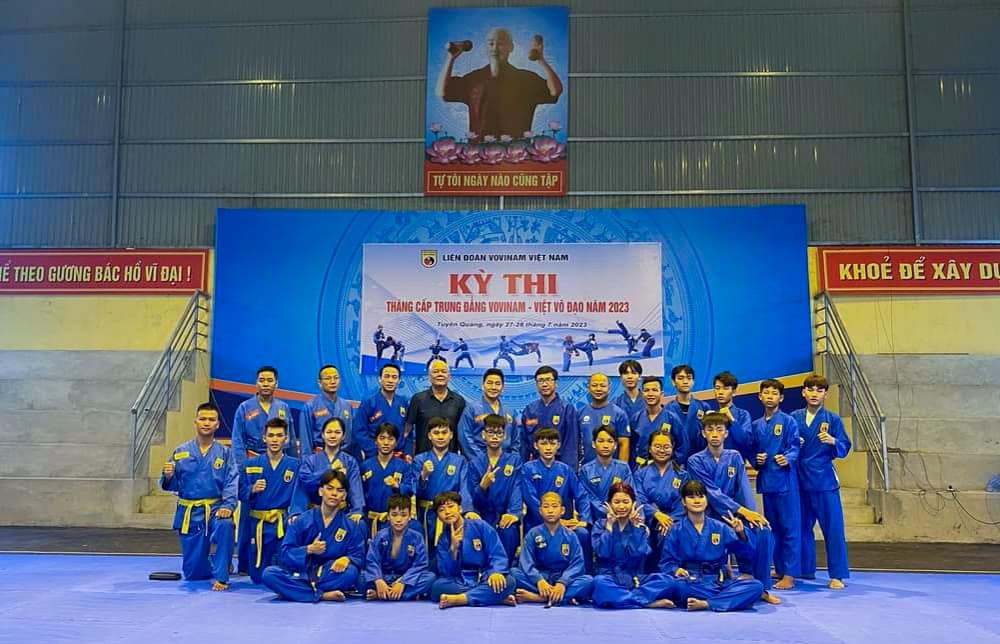 Tập thể 02